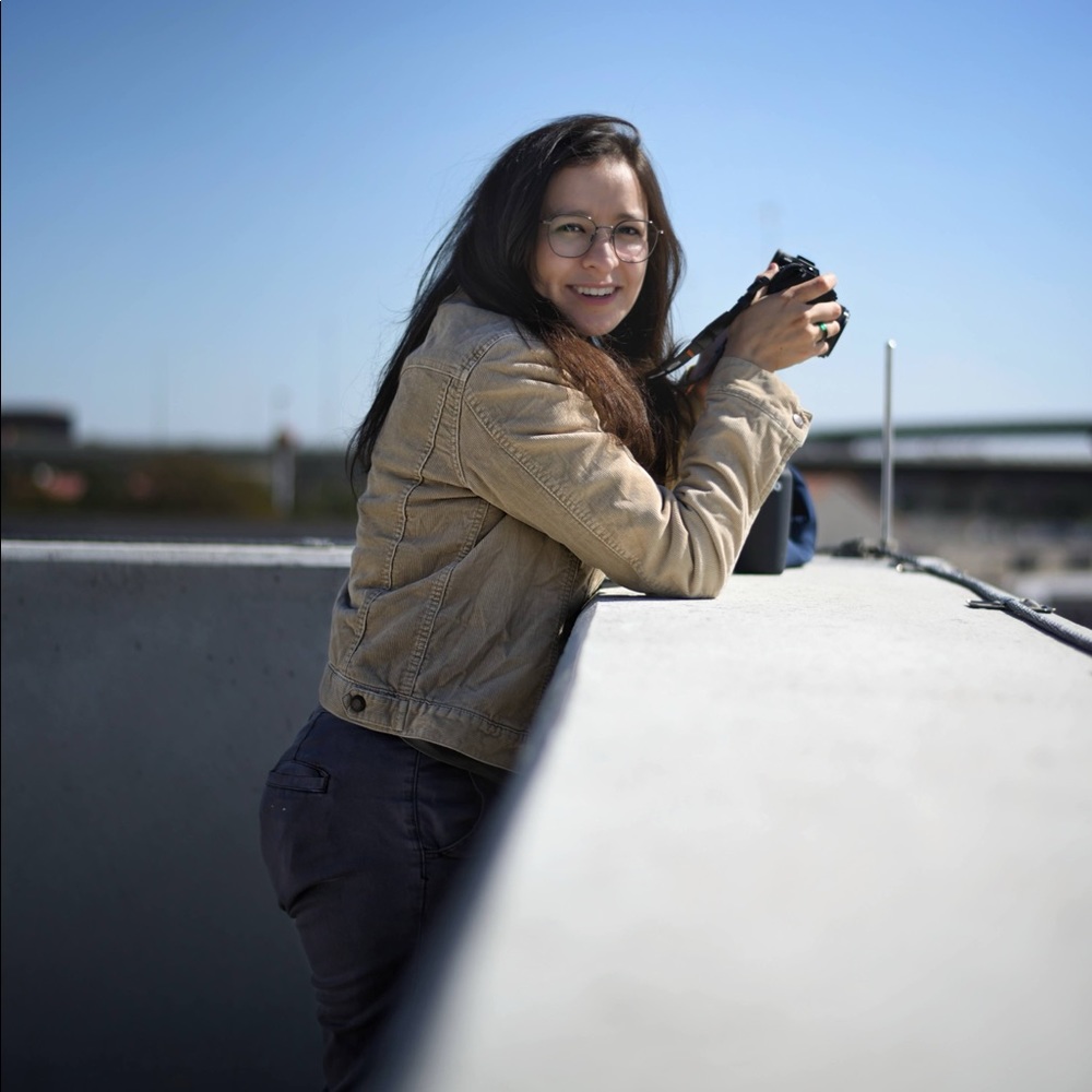 Meet your Posher, Cinthia